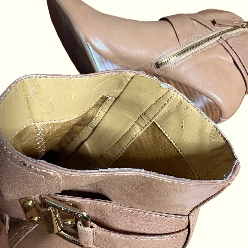 Nine West tan wedge heel ankle gold buckle leather boot size 8
